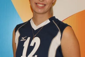 Яна Попова