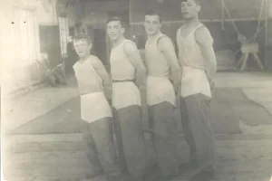 Группа гимнастов Охи. Конец 1930-х годов. 