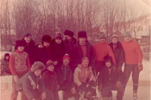 Как молоды мы были... Сборная команда села Онор по хоккею с мячом. 1983 год. 
