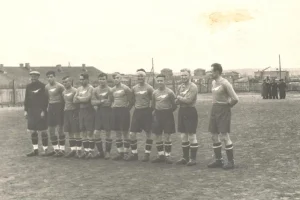 Футбольная команда "Буревестник" (Оха). На рубеже 1940-х годов. 