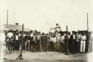 Соревнования по прыжкам в высоту. Оха, 1935 год. 