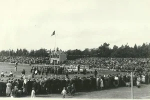 Соревнования по боксу на стадионе в городском парке, 1957 год. 
