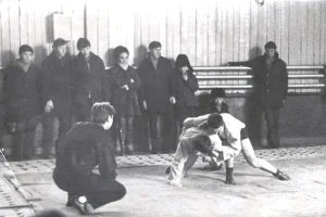 1970 год, областные соревнования по самбо в спортивном зале «Динамо» (за старой школой милиции). Судья – Вячеслав Хорхордин.  