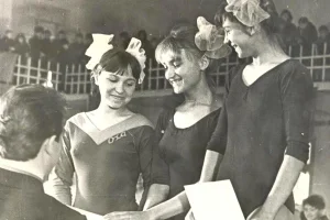 Награждение соревнований по спортивной гимнастике, 1960-е годы 
