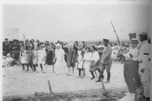 Старт легкоатлетического забега, г. Ако (Александровск), 1920-1925