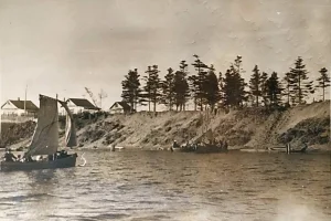 Участники шлюпочного перехода Невельск - Углегорск (конец 1950-х годов)