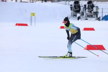 Сахалинские лыжники завоевали две медали в эстафетных гонках