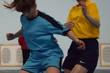 Футболистки определили сильнейших на турнире в Ногликах