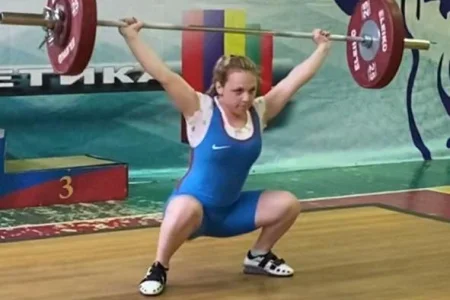 Участниками чемпионата области по тяжелой атлетике стали спортсмены из Анивы, Холмска и Южно-Сахалинска