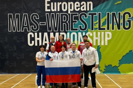Сахалинцы завоевали две медали чемпионата и первенства Европы по мас-рестлингу