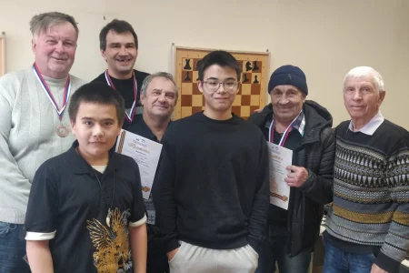 Поронайские шахматисты отметили День Победы блиц-турниром