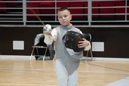 Сахалинские фехтовальщики выявили сильнейших на Новогоднем турнире