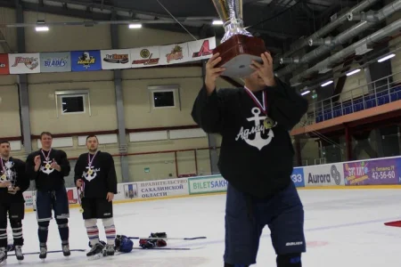 «Ад-ми-рал»!