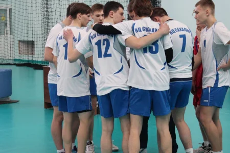 Турнир начался с сенсации