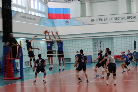 Поронайск и Корсаков уже в полуфинале