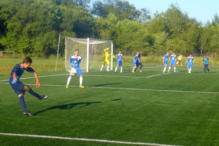 «Сахалин-2000» сохраняет шансы занять первое место на зональном турнире Кубка РФС