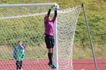 Футболисты «Сахалина-2003» не смогли распечатать ворота команды из Нерюнгри.