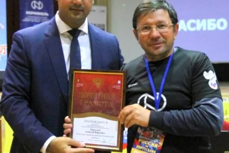 Председатель «Сахалинской областной федерации футбола» Алексей Абакумов награжден почетной грамотой Ассоциации мини-футбола России