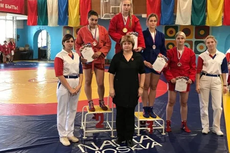 Софья Мирошниченко завоевала золотые медали чемпионата и первенства ДФО по самбо
