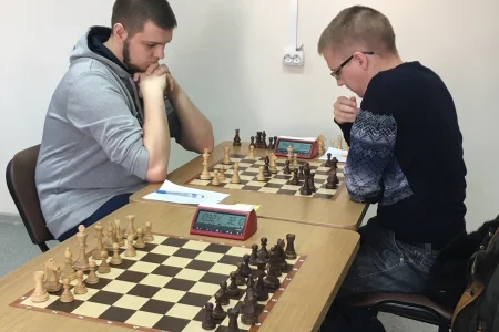 В «баттле» лидеров Роман Янченко нанес поражение Олегу Рычкову