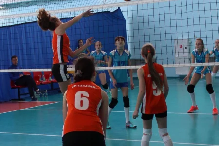 Победителями первенства области по волейболу стали команды ВЦ «Сахалин»