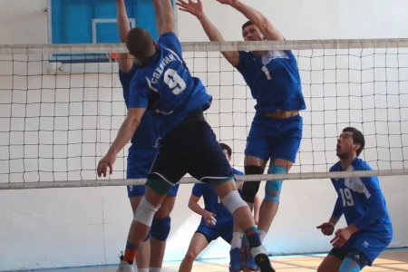 Команда девушек ВЦ «Сахалин» впервые стала победителем турнира памяти Николая Ельченинова