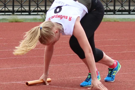 Сегодня в Южно-Сахалинске прошла легкоатлетическая эстафета «Я выбираю бег» в рамках акции «Спорт Сахалина и Курил против наркотиков»