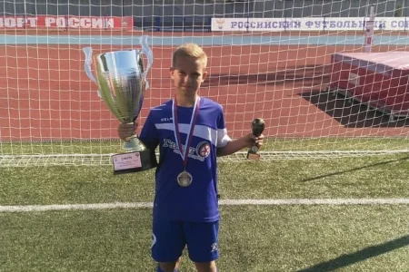 «Сахалинец» завоевал серебряные медали Всероссийского турнира «Кожаный мяч» в младшей возрастной группе