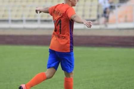 ФК «Ноглики» лидируют после первого круга в зональном турнире третьего дивизиона