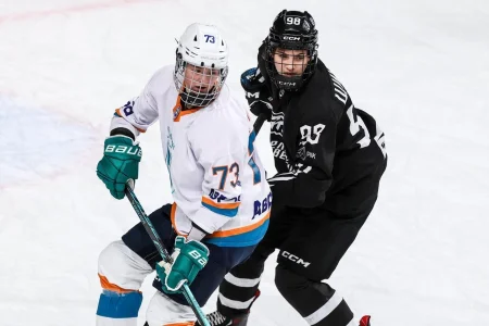 «Сахалин» приручил «Белых медведиц»