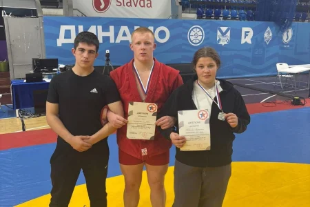 У самбистов – четыре медали