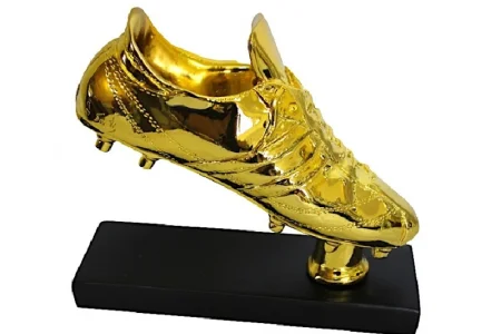 Гонка бомбардиров: лидеры всё те же