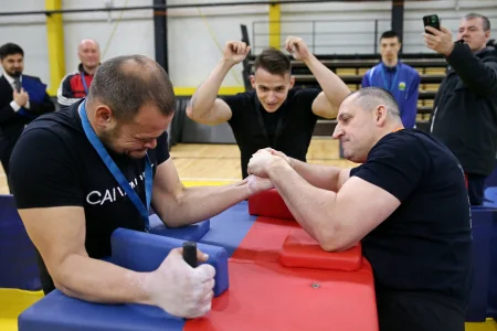 Сахалинцев приглашают поболеть за участников Кубка Защитников Отечества