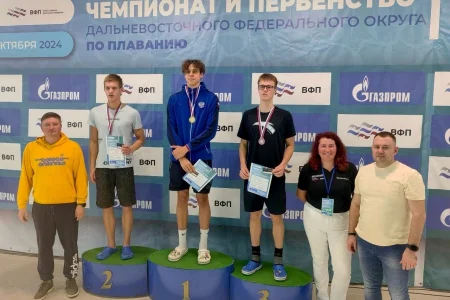 Сахалинские пловцы привезли девять медалей из Хабаровска