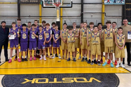 Баскетболисты почтили память Андрея Корнева