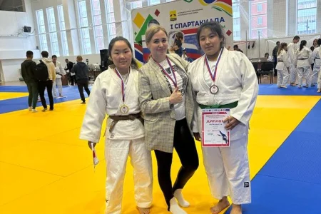 Сахалинские дзюдоистки завоевали две медали первенства ДФО