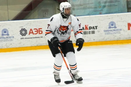 «Кристалл» дважды проиграл «Амуру»