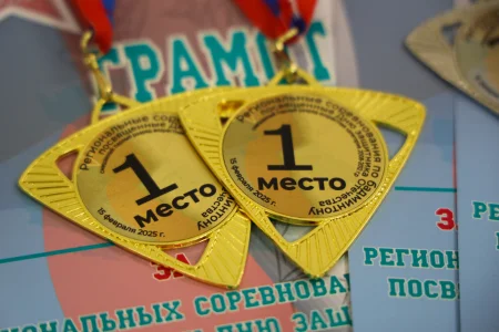 В «Востоке» сыграли в бадминтон