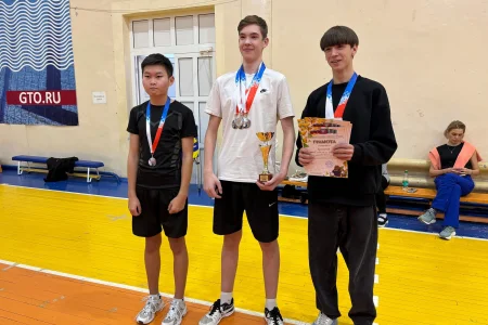 «Серебряный мяч» улетел в Шахтерск