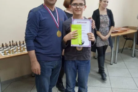 Семейная команда Мовсесянов стала победителем шахматного турнира