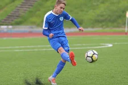 Первенство области по футболу завершилось победой команды «СШ «Сахалин»