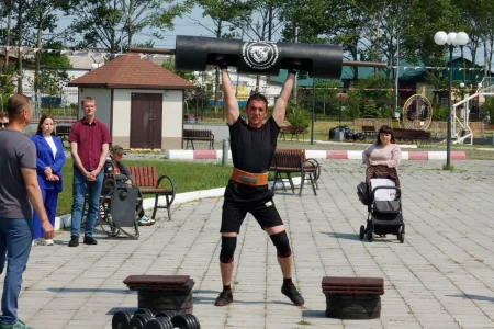 Сахалинцы впервые состязались в силовом экстриме