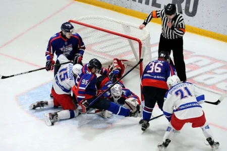 «Акулы» проиграли по буллитам