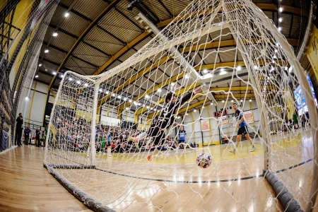 Кубок отправляется в музей наград «инопланетян»