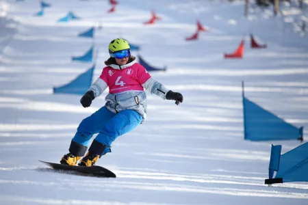 В Южно-Сахалинске провели региональные соревнования по сноуборду