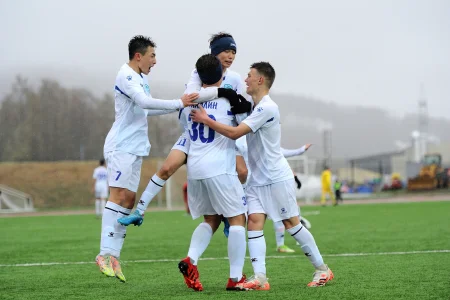 В младшей возрастной группе лидирует «Сахалин», в старшей – «Благовещенск»