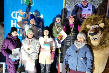 В Смирных впервые провели «Ночную лыжную гонку»