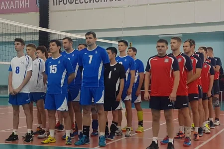 Сборная Корсакова завоевала золотые медали мужского чемпионата области