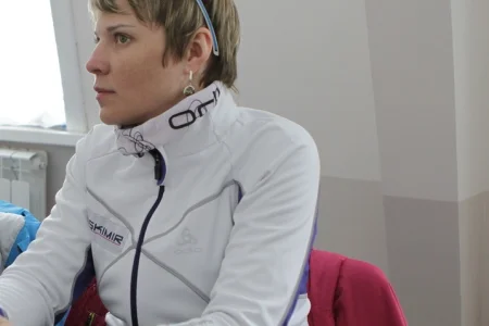 Двукратная олимпийская чемпионка отметила темпы развития биатлона в островном регионе 