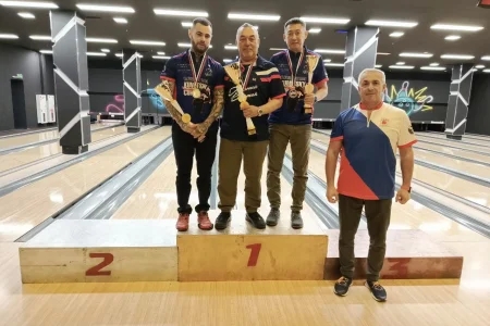 Островитяне завоевали медали чемпионата ДФО по боулингу